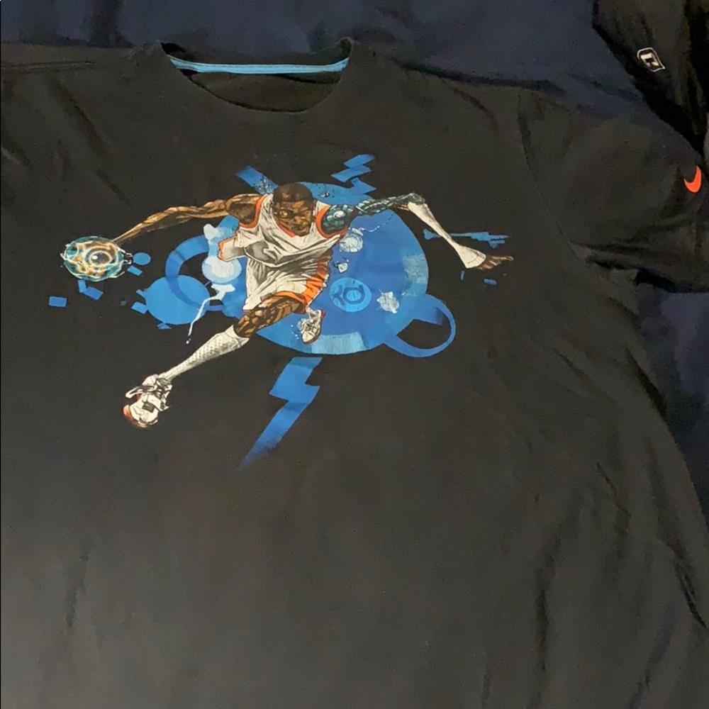 Men’s KD Nike shirt